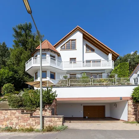 Hambach Waldschloessl Neustadt an der Weinstraße