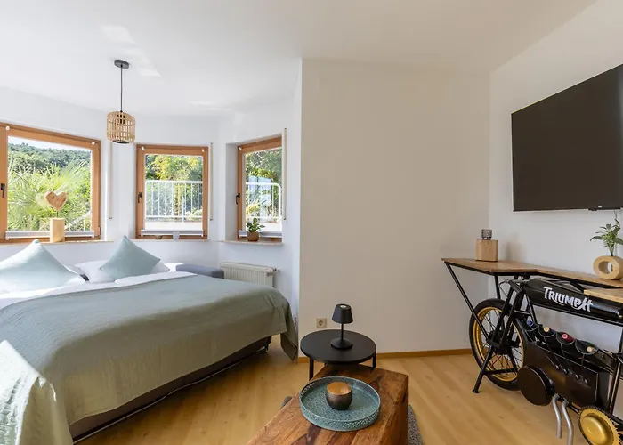 Hambach Waldschloessl Neustadt an der Weinstraße